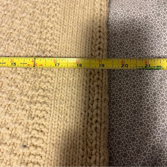 Vintage oversized cream hand knit sweater - Picture 5 of 6